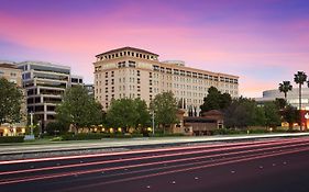 Juniper Hotel Cupertino, Curio Collection By Hilton